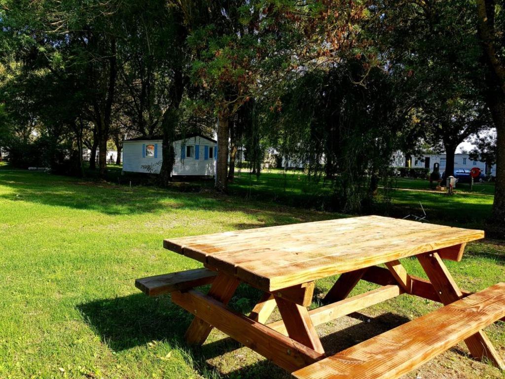 Camping Les 2 Salamandres Arces-sur-Gironde Bagian luar foto
