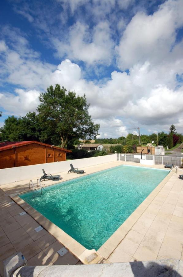 Camping Les 2 Salamandres Arces-sur-Gironde Bagian luar foto