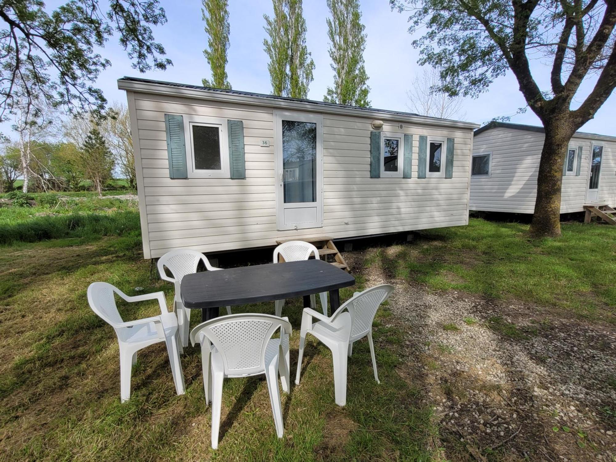 Camping Les 2 Salamandres Arces-sur-Gironde Bagian luar foto